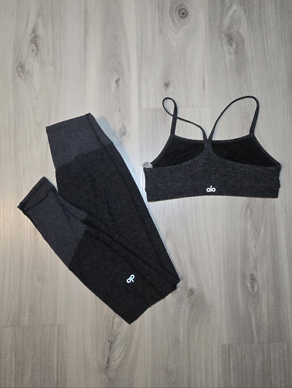 Alo Yoga Alosoft Two-Piece Set Heathered Charcoal Gray Space Dye Sports Set